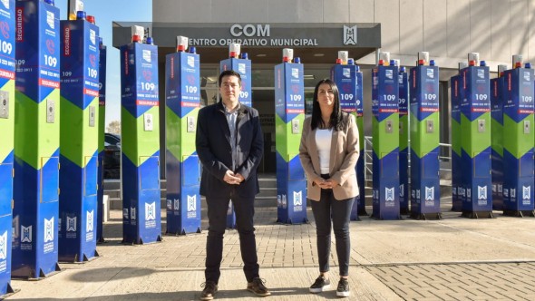 Se incorporaron 30 nuevos tótems de emergencia en Malvinas Argentinas